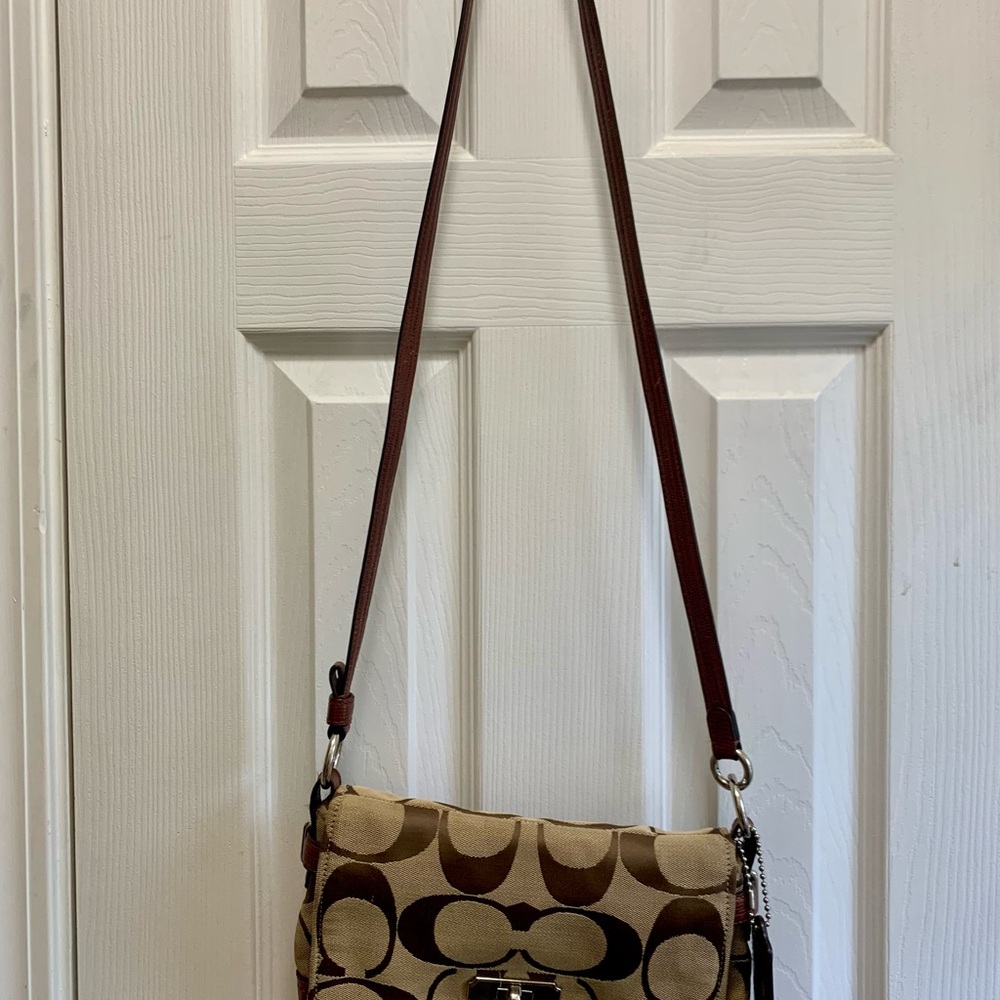 COACH CHELSEA SIGNATURE SMALL FLAP SWING/ CROSSBODY BAG